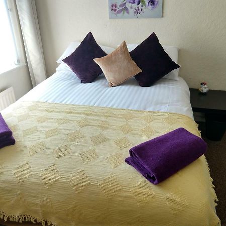 Rowe Gardens - Self Catering - Guesthouse Style - Comfortable Twin Or Double Rooms - Quiet Residential Area เวิร์คคิงตัน ภายนอก รูปภาพ