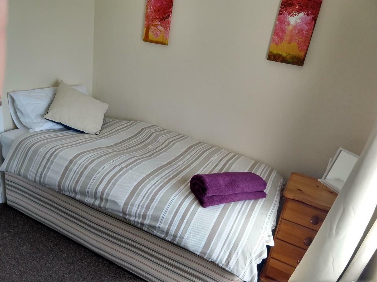 Rowe Gardens - Self Catering - Guesthouse Style - Comfortable Twin Or Double Rooms - Quiet Residential Area เวิร์คคิงตัน ภายนอก รูปภาพ